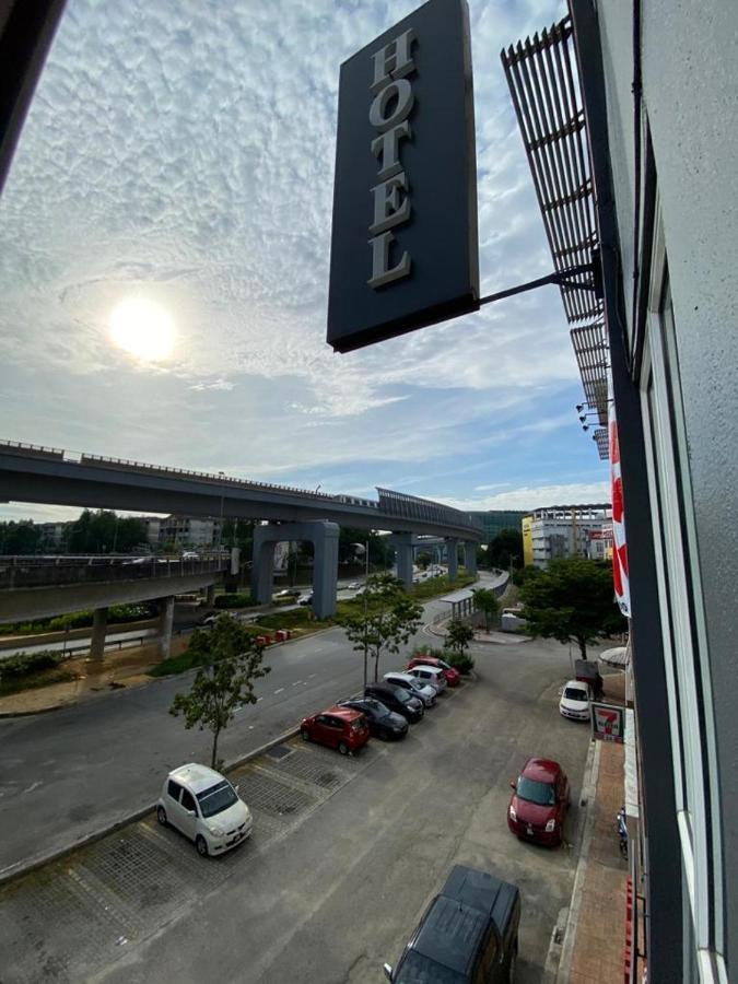 Hotel Zamburger Kota Damansara Exteriör bild