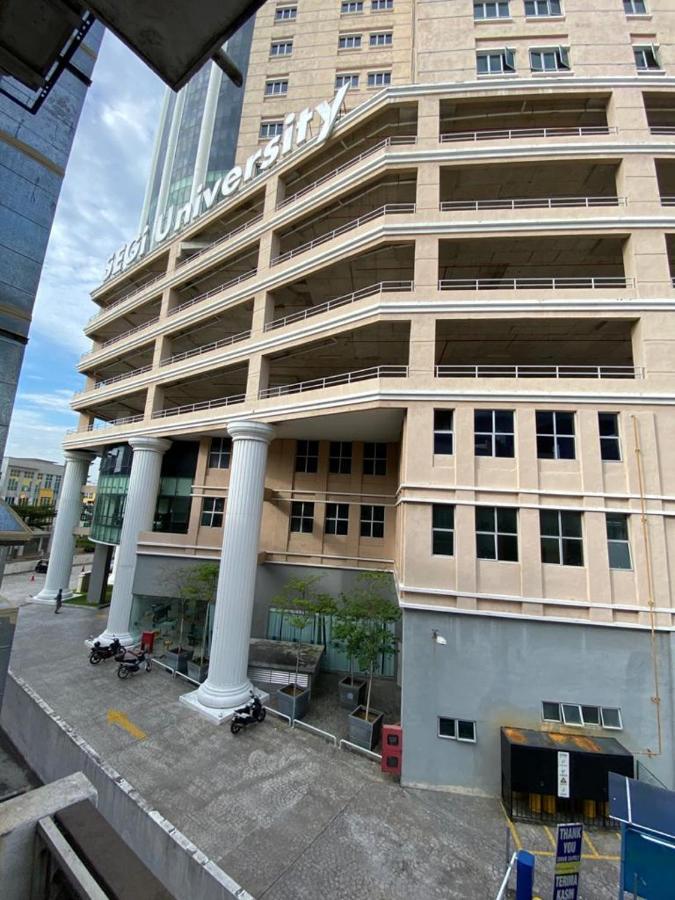Hotel Zamburger Kota Damansara Exteriör bild